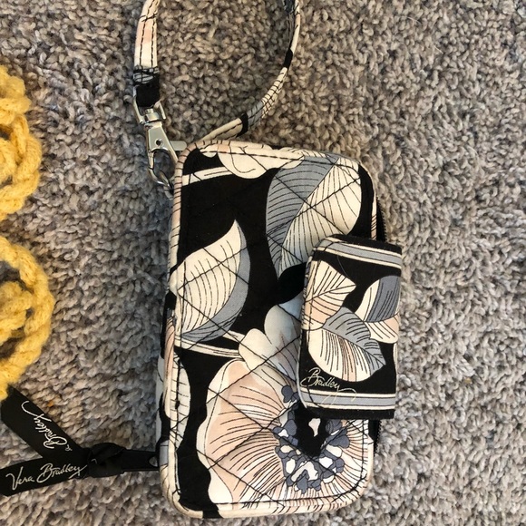 Vera Bradley wristlet - Picture 4 of 6